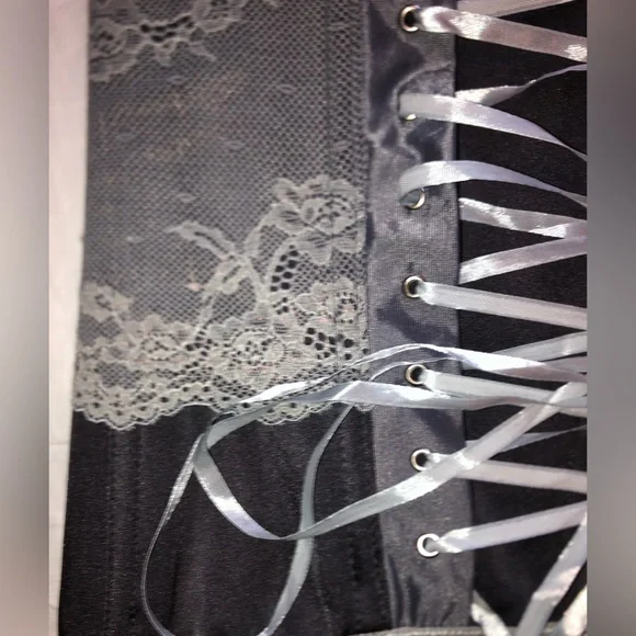Grey corset - Picture 5 of 6